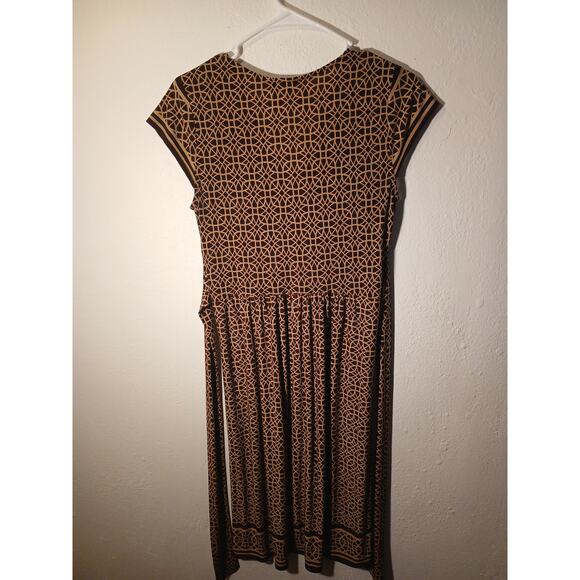 City Triangles Brown Geometric Print Dress | V-Neck Cap Sleeve Stretchy A-Line - Picture 3 of 6
